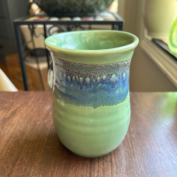 Clay in motion hand warmer mug signed - Picture 3 of 8